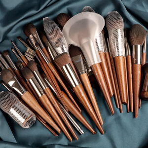 RO-CB003 Wooden handle makeup brush set